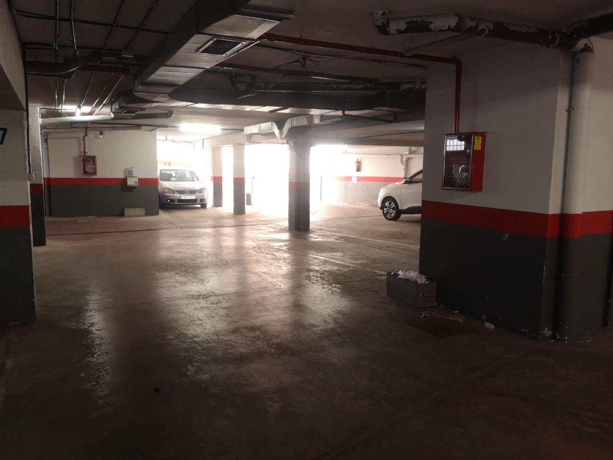 For rent of garage in Madrid