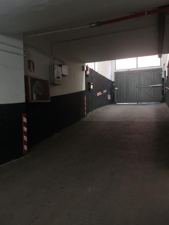 For sale of garage in Madrid