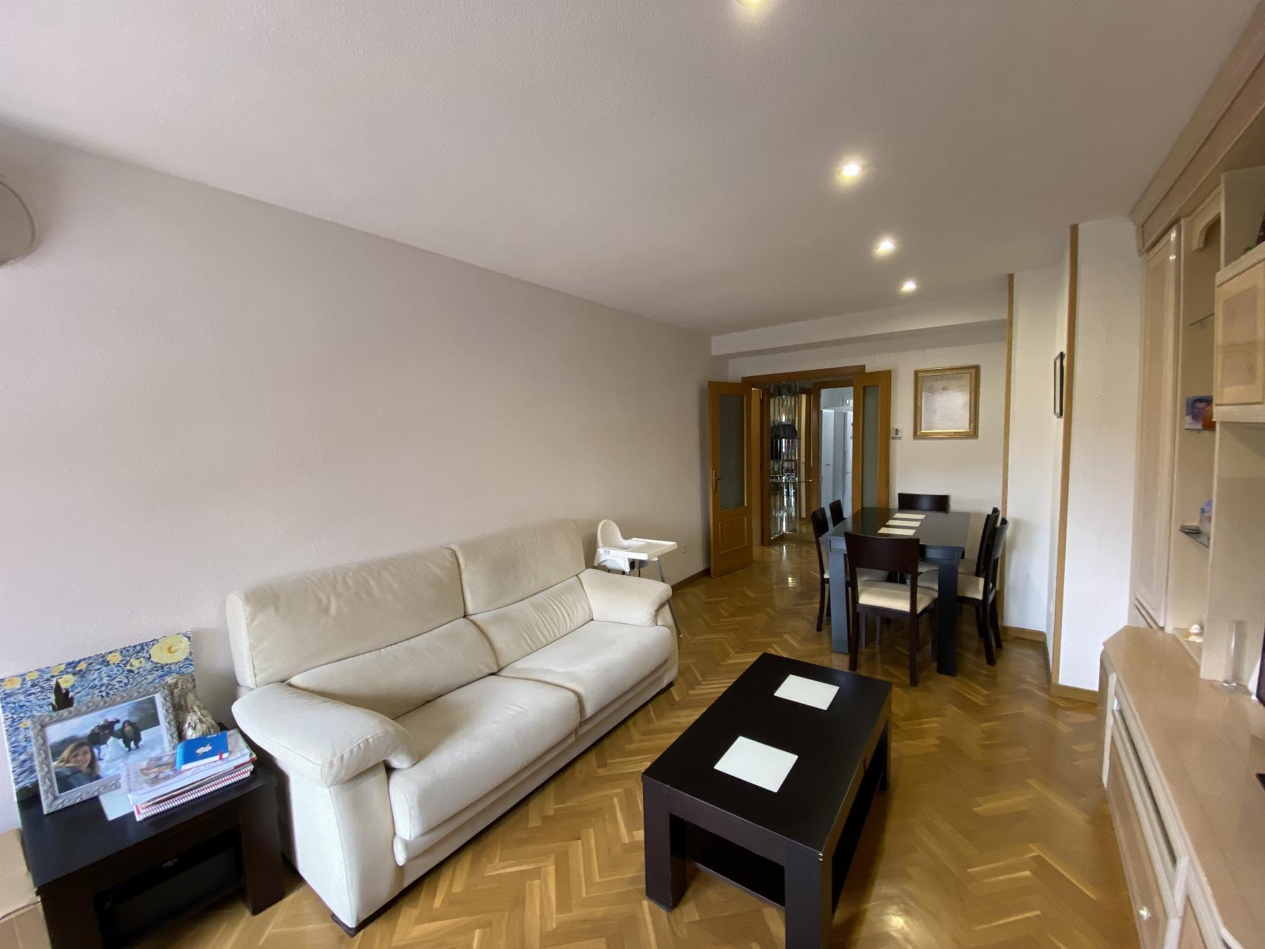 Sprzedaż z mieszkanie w Madrid