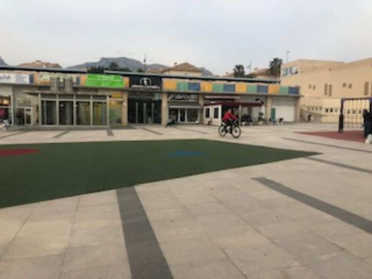 Venta de local comercial en La Nucia