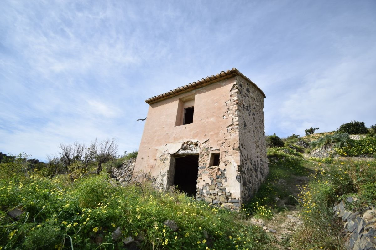 For sale of rural property in La Nucia