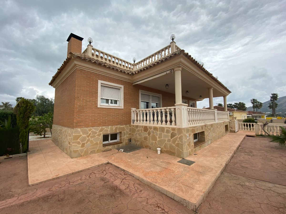 For sale of chalet in Alfaz del Pi