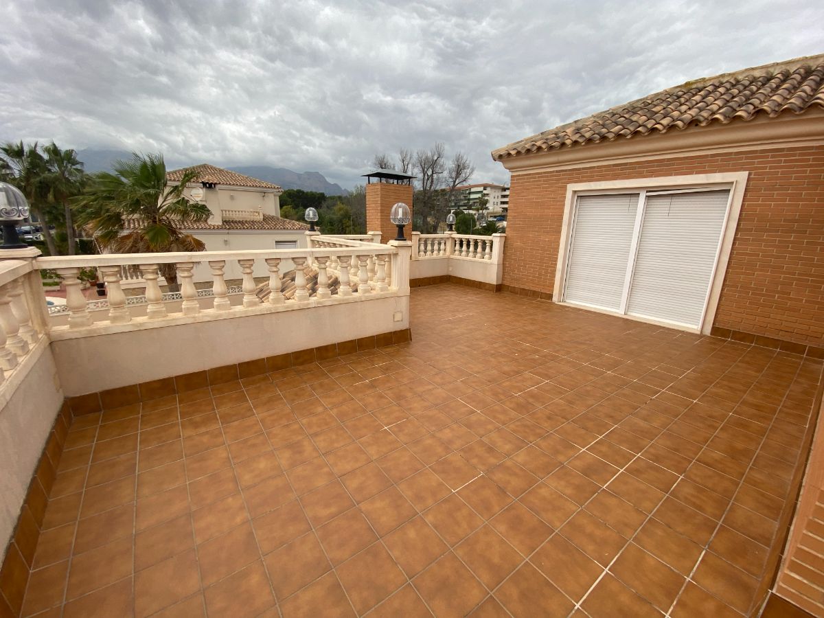 For sale of chalet in Alfaz del Pi