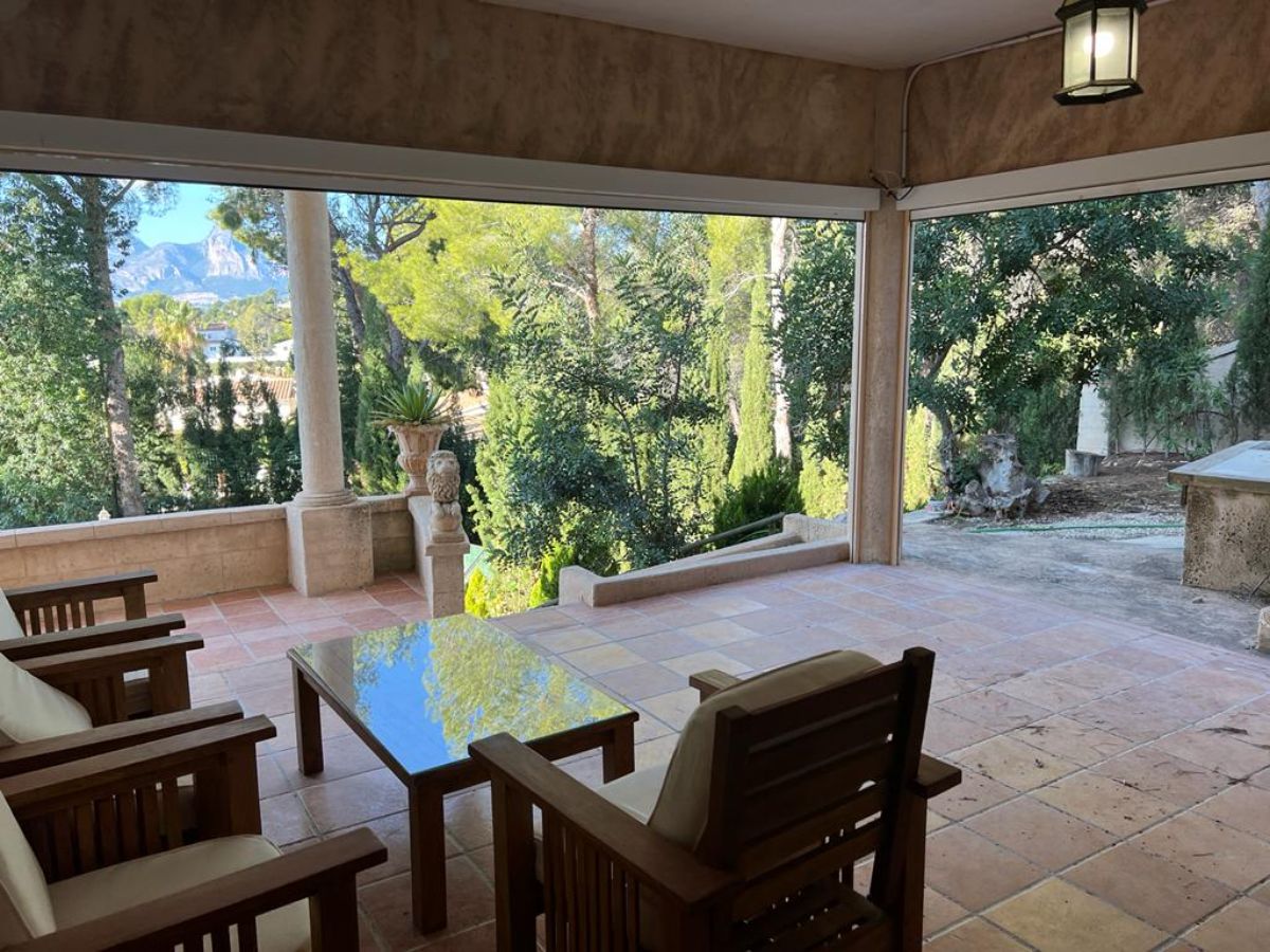 For sale of chalet in Altea