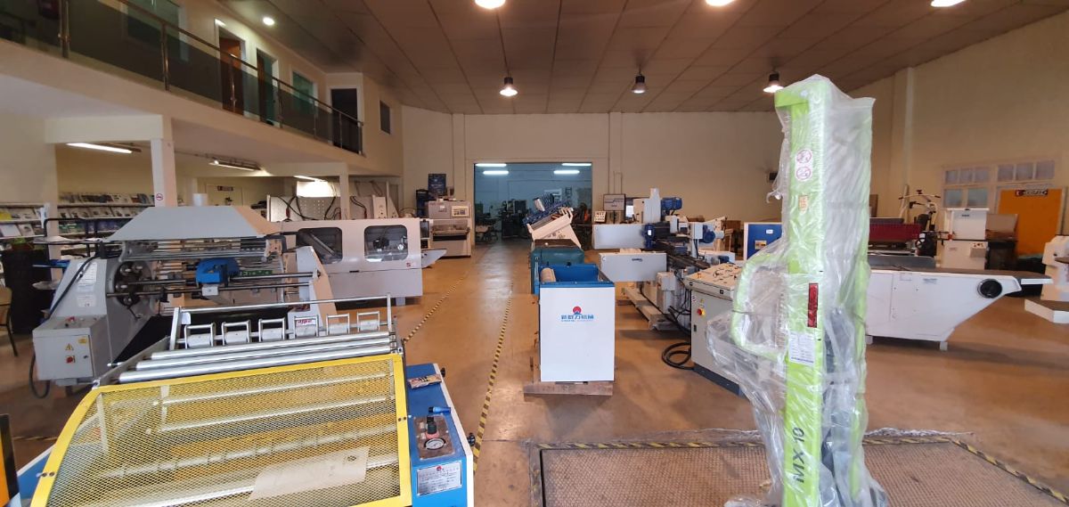 For sale of warehouse in Yecla