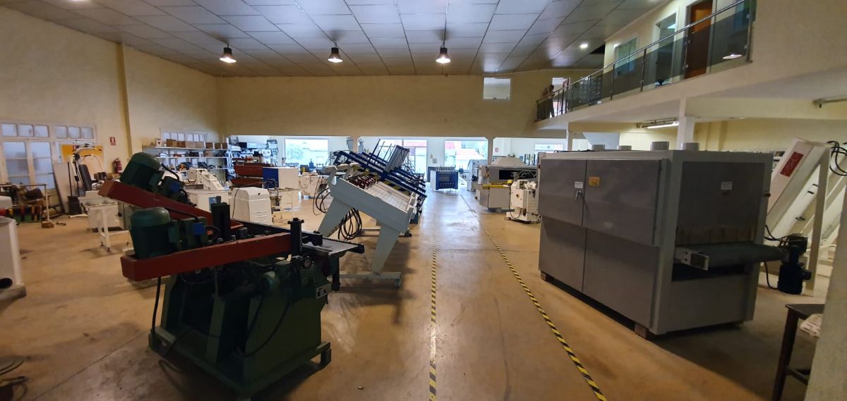 For sale of warehouse in Yecla