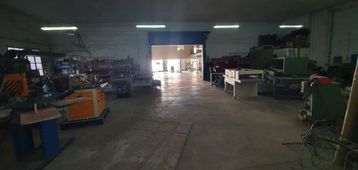 For sale of industrial plant/warehouse in Yecla