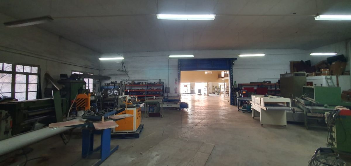 For sale of warehouse in Yecla