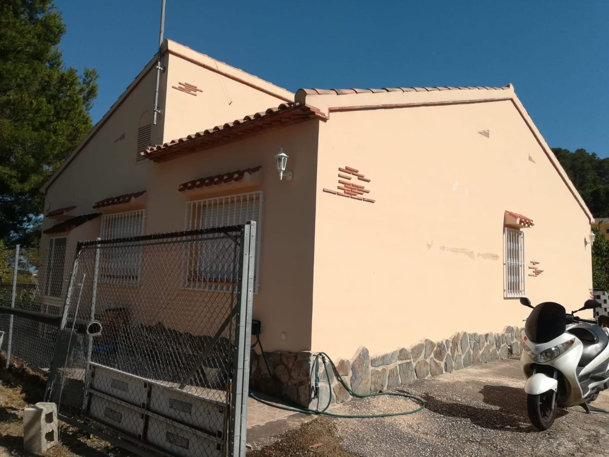 For sale of rural property in Polop