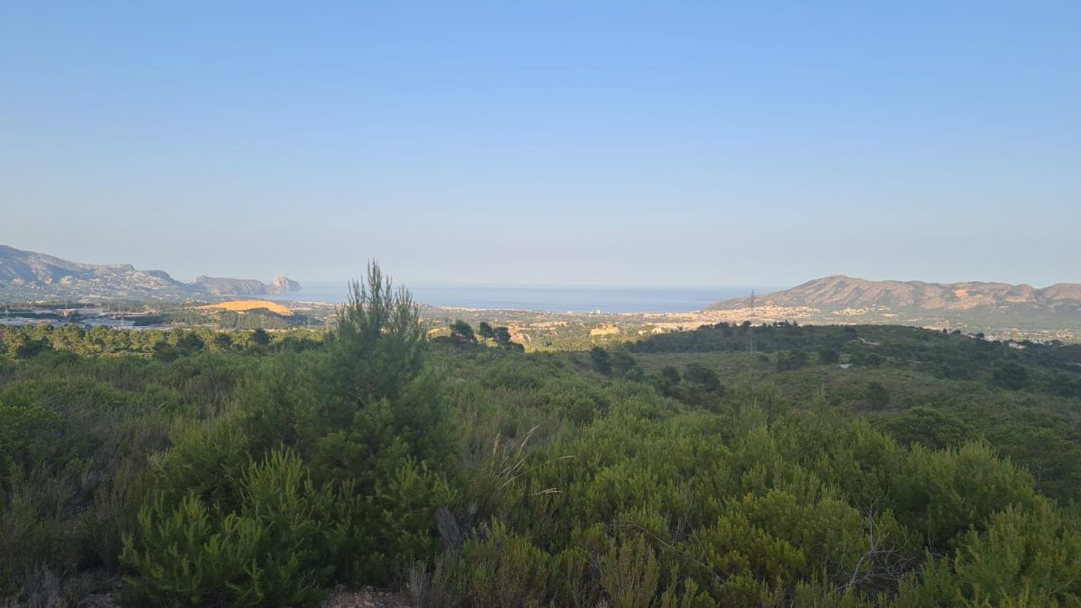 For sale of land in La Nucia