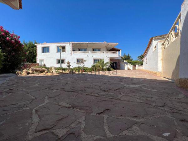 For sale of chalet in Alfaz del Pi