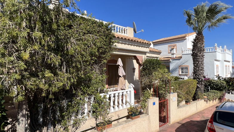 For sale of bungalow in Algorfa