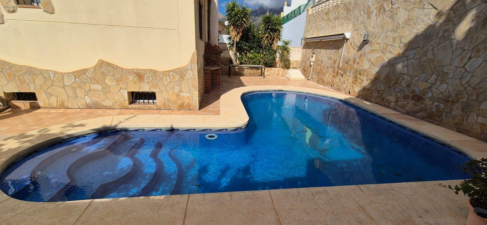 For sale of chalet in La Nucia