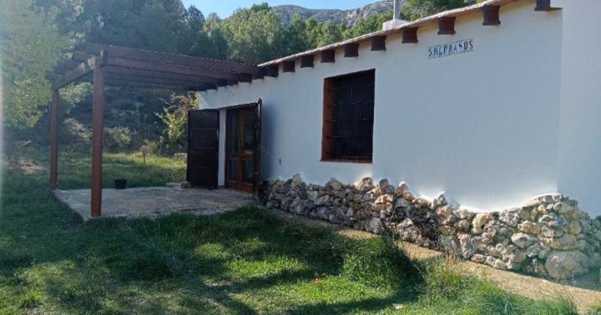 Venta de finca rústica en Confrides