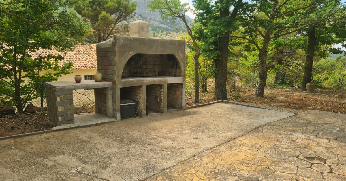 Venta de finca rústica en Confrides