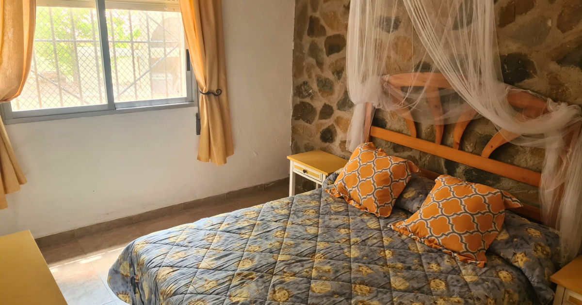 Venta de finca rústica en Confrides