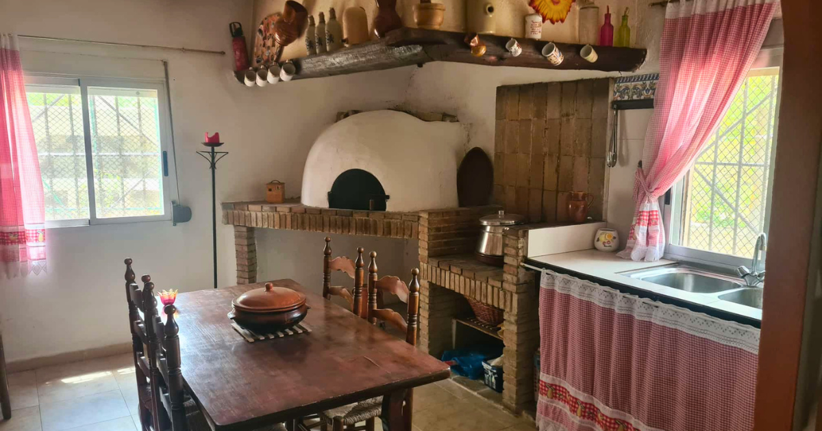 Venta de finca rústica en Confrides