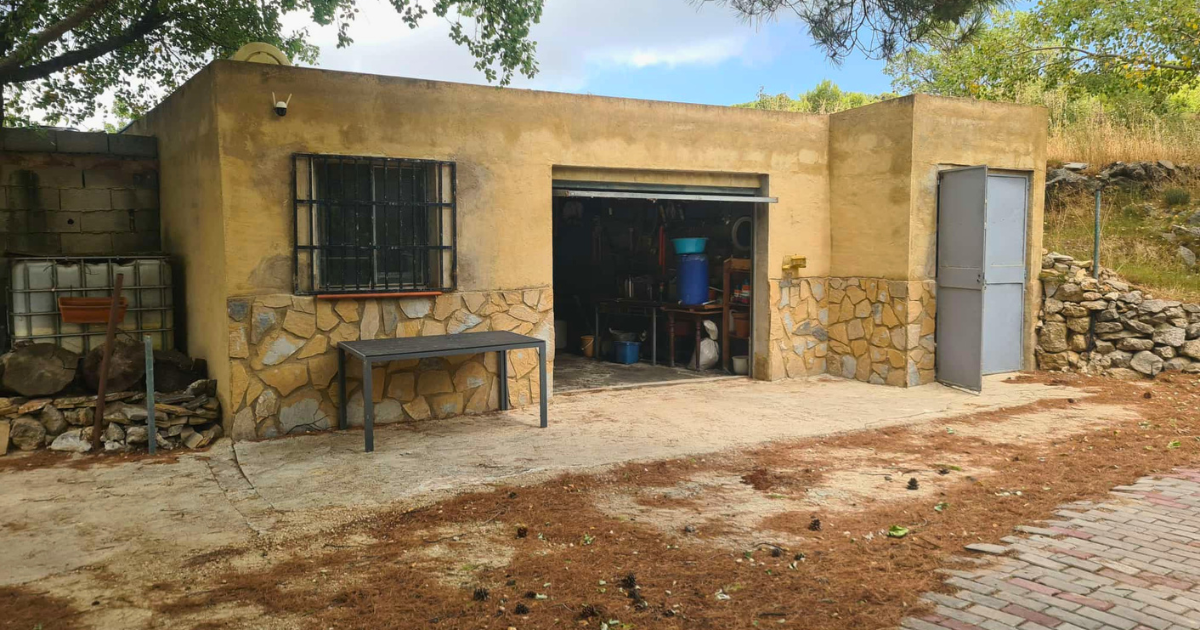 Venta de finca rústica en Confrides