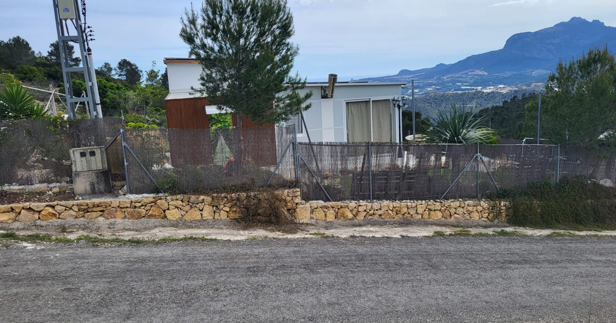 Venta de finca rústica en Bolulla