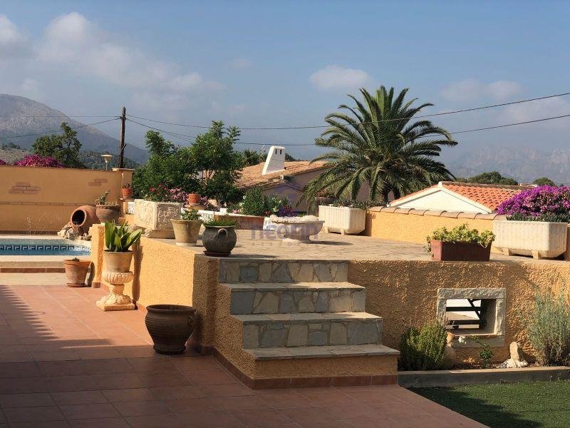 For sale of chalet in Polop