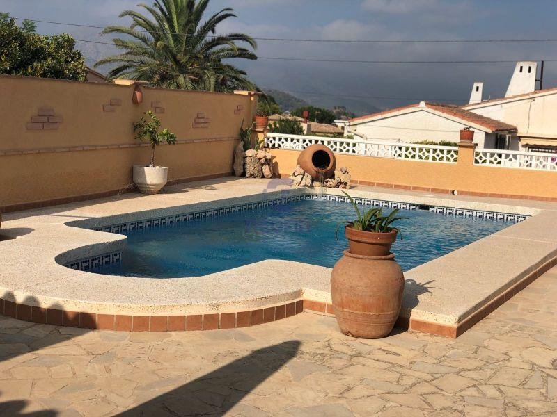 For sale of chalet in Polop