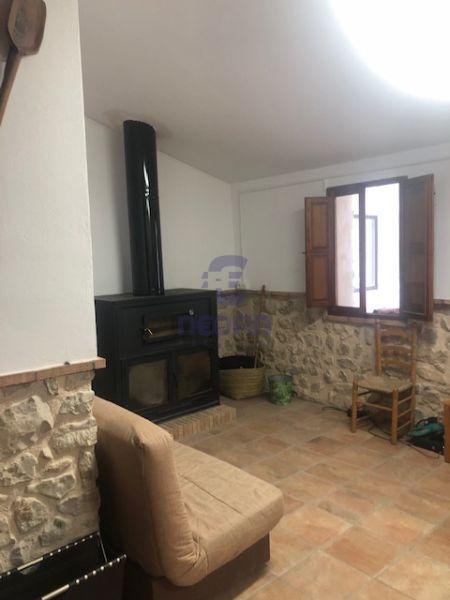 For sale of rural property in Confrides