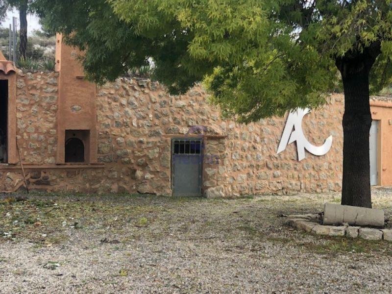 For sale of rural property in Confrides