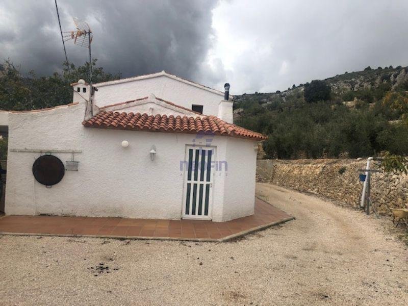 For sale of rural property in Confrides