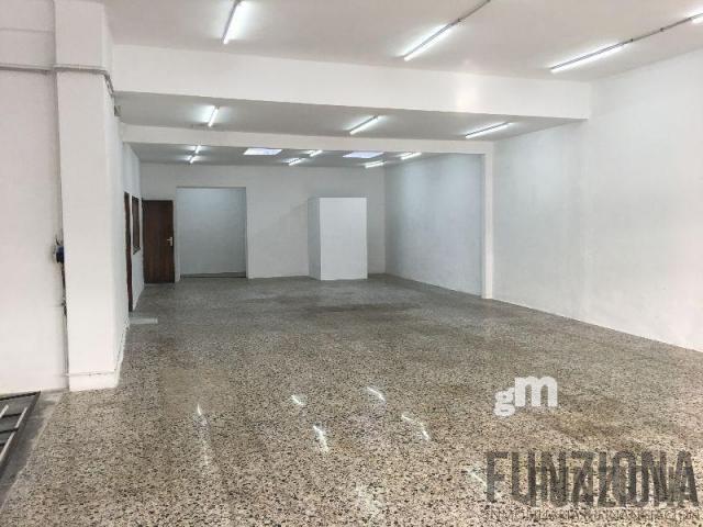 For rent of commercial in Pontevedra