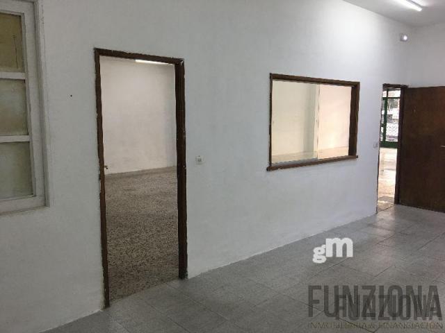 For rent of commercial in Pontevedra