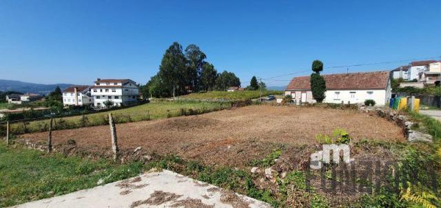For sale of land in Pontevedra