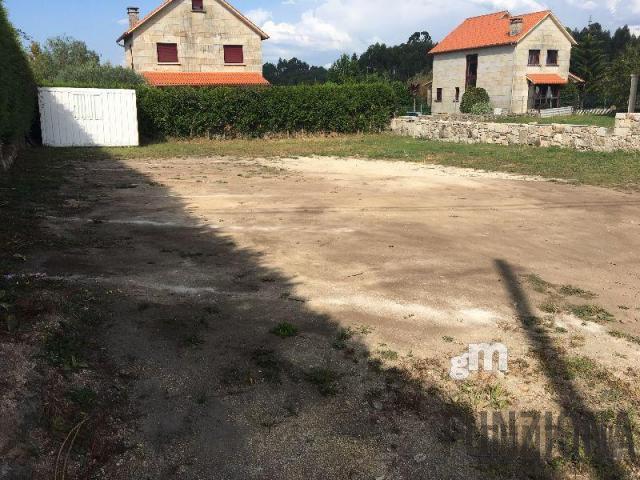 For sale of land in Pontevedra