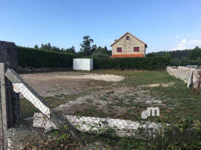 For sale of land in Pontevedra