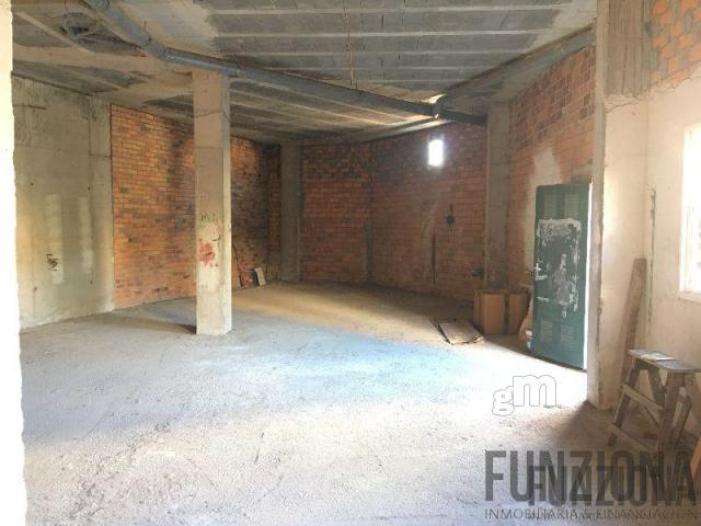 Venta de local comercial en Pontevedra