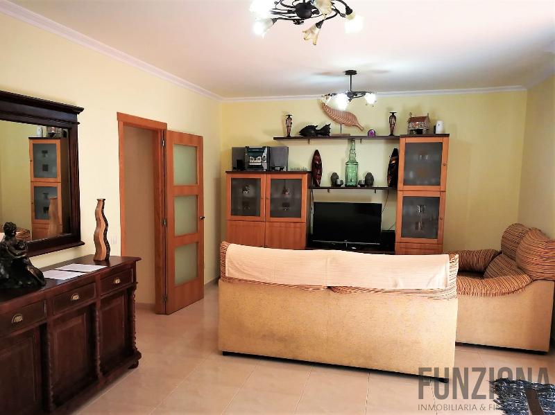 For sale of flat in Poio