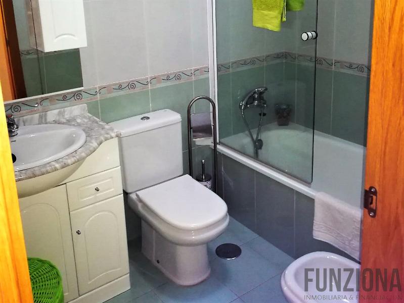 For sale of flat in Poio