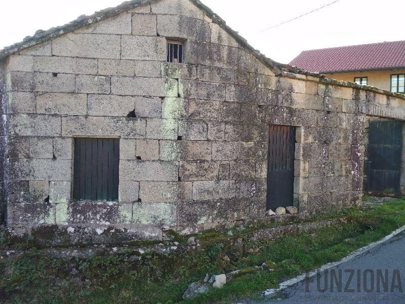 For sale of house in Cotobade