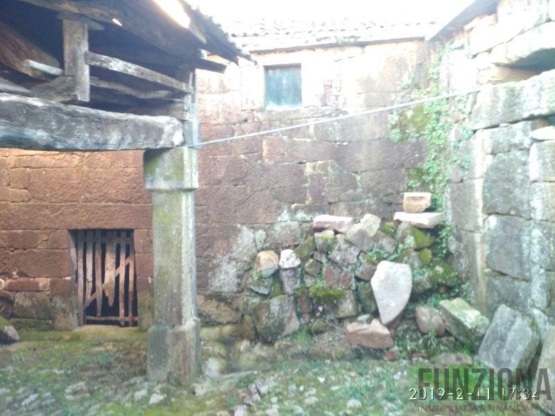 For sale of house in Cotobade