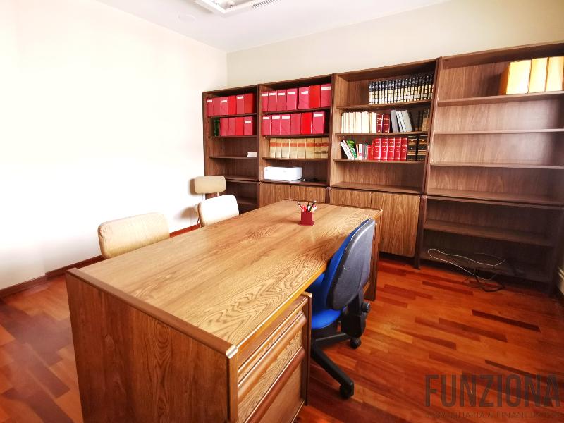 For rent of office in Pontevedra