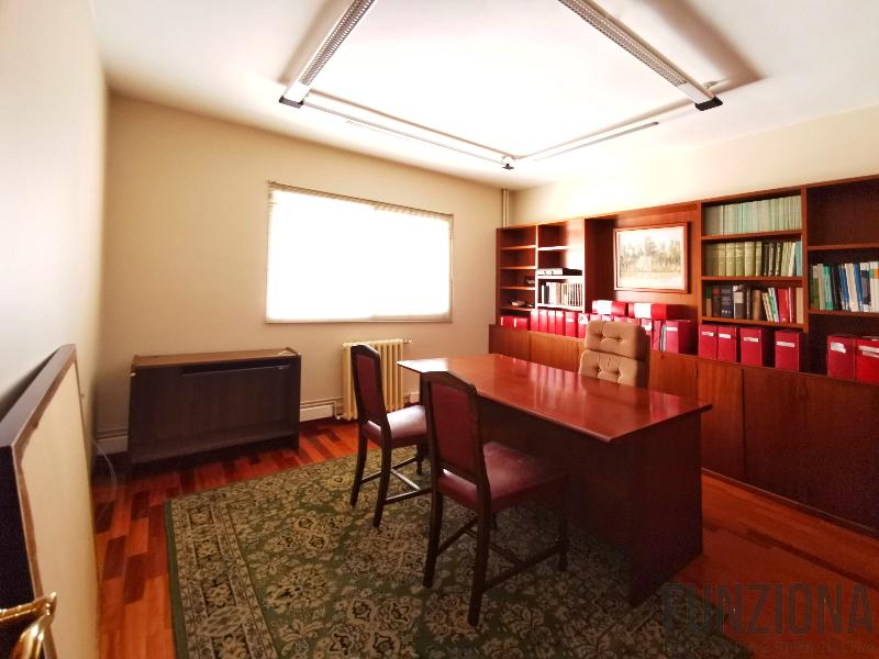 For rent of office in Pontevedra