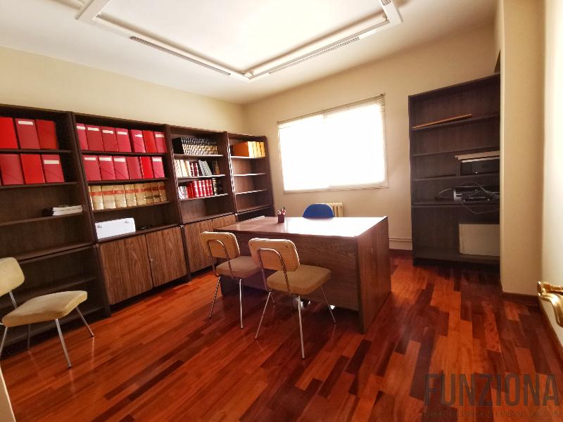 For rent of office in Pontevedra