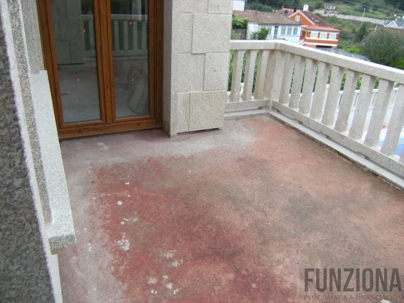 For sale of house in Ponte Caldelas