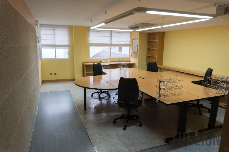 For rent of office in Pontevedra