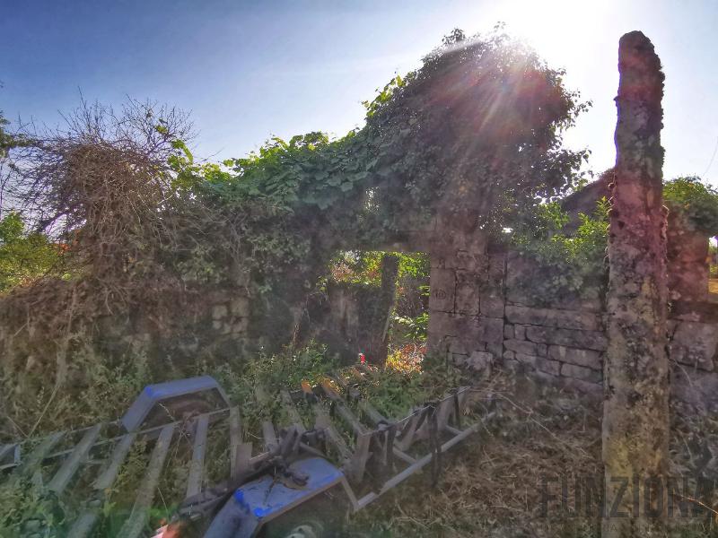 For sale of house in Ponte Caldelas