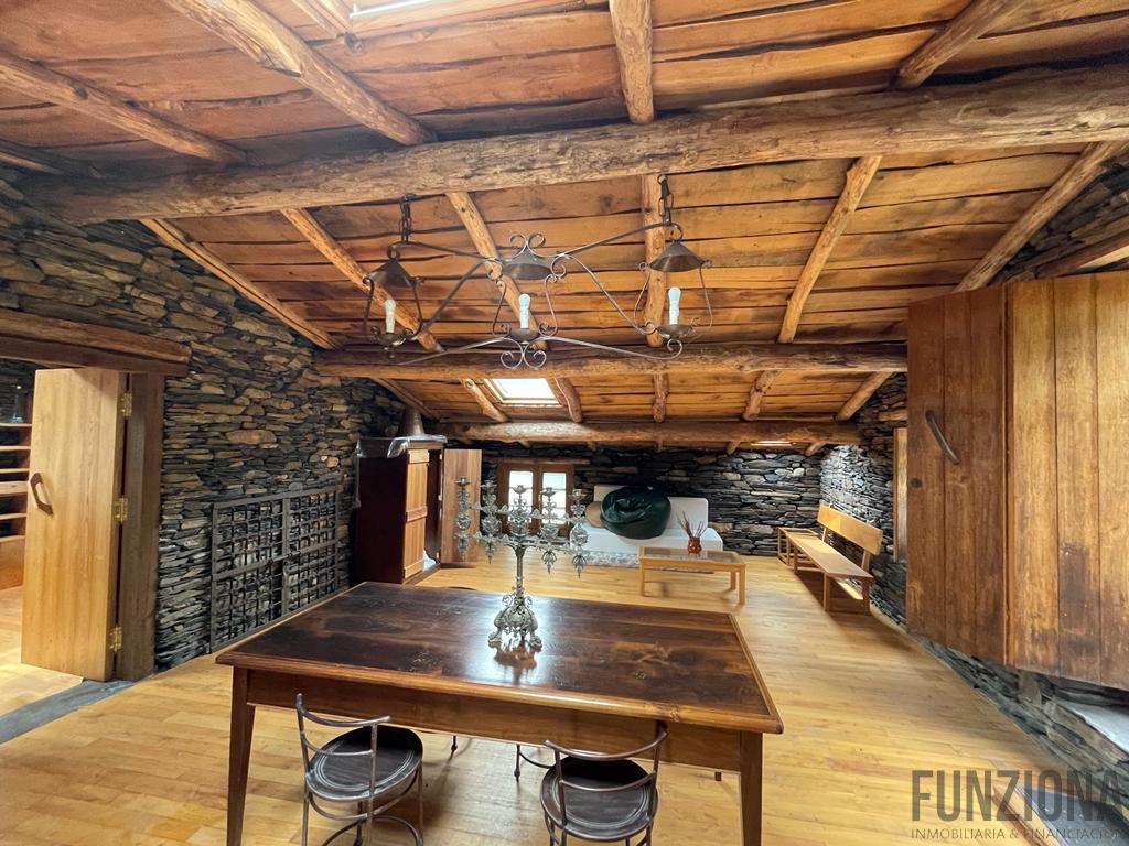 For sale of house in Quiroga