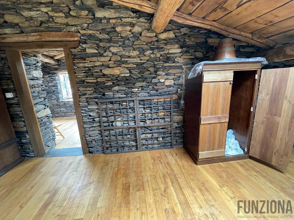 For sale of house in Quiroga