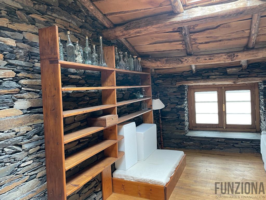 For sale of house in Quiroga