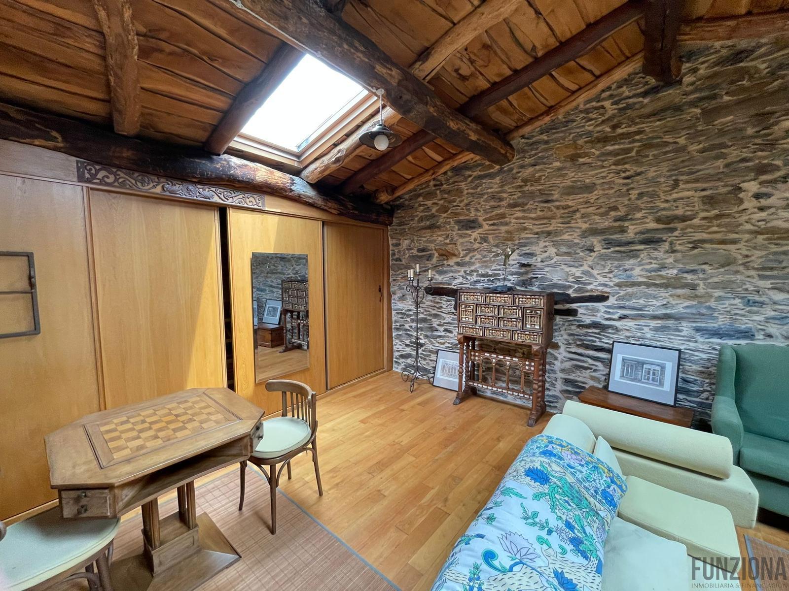 For sale of house in Quiroga