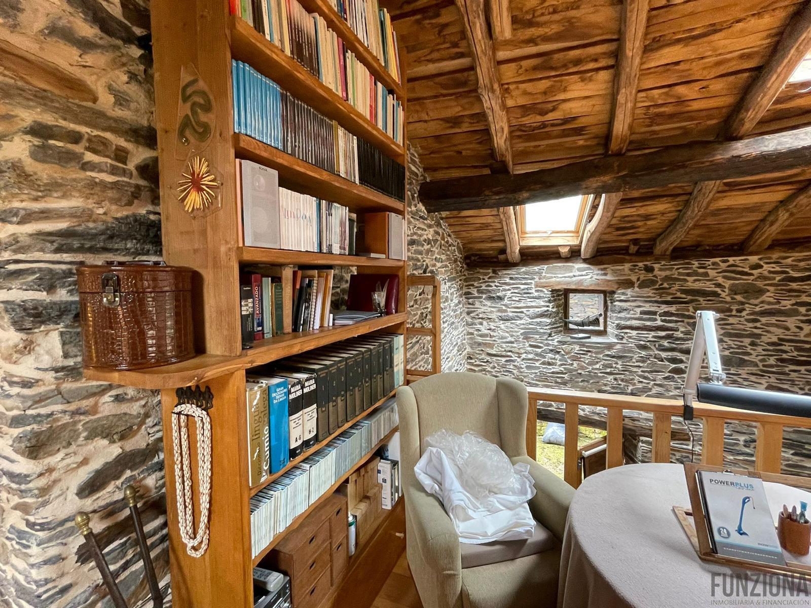 For sale of house in Quiroga