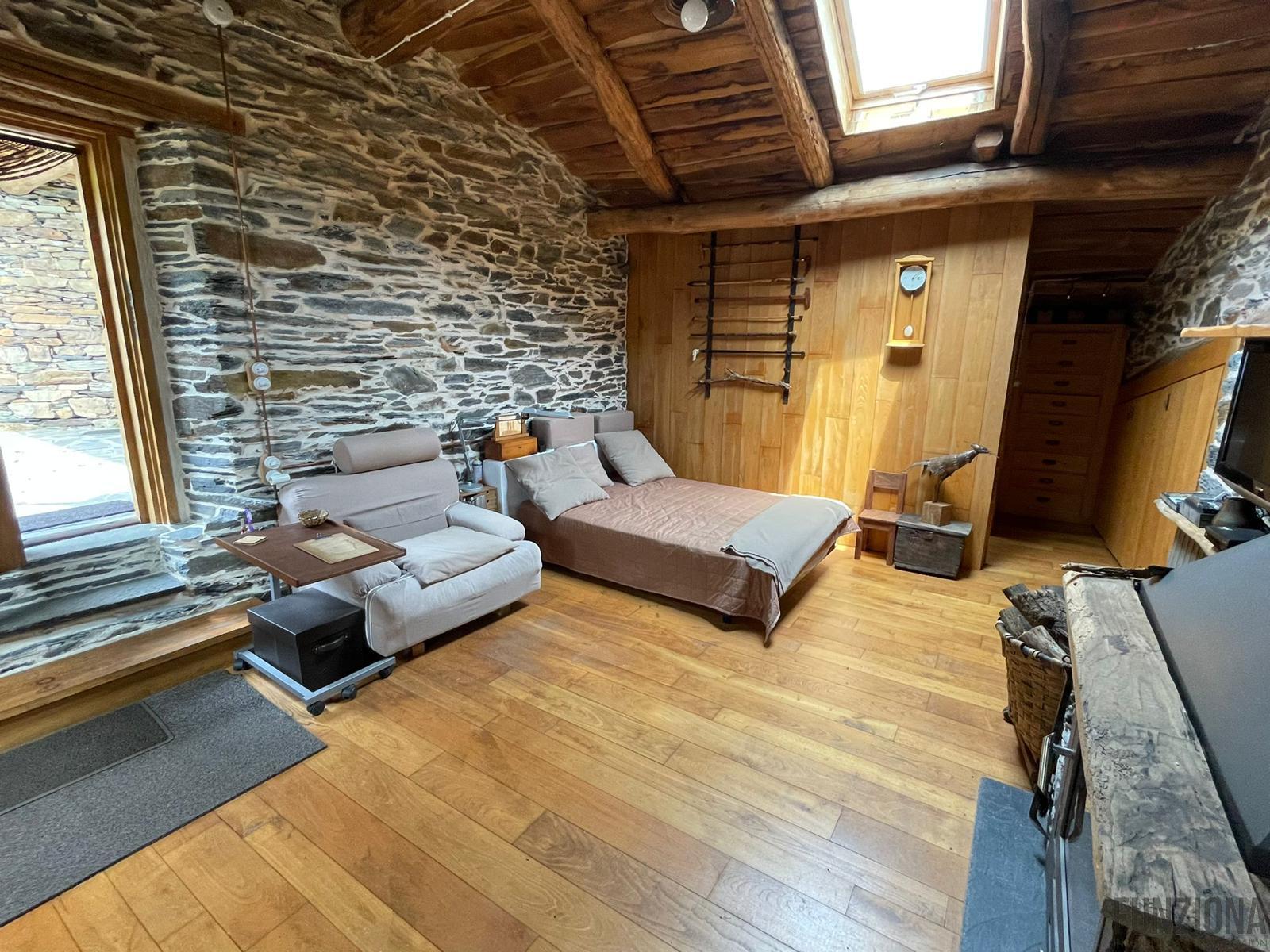 For sale of house in Quiroga